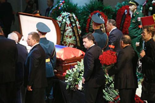 Организация и проведение светской церемонии прощания с умершим человеком в залах Москвы.